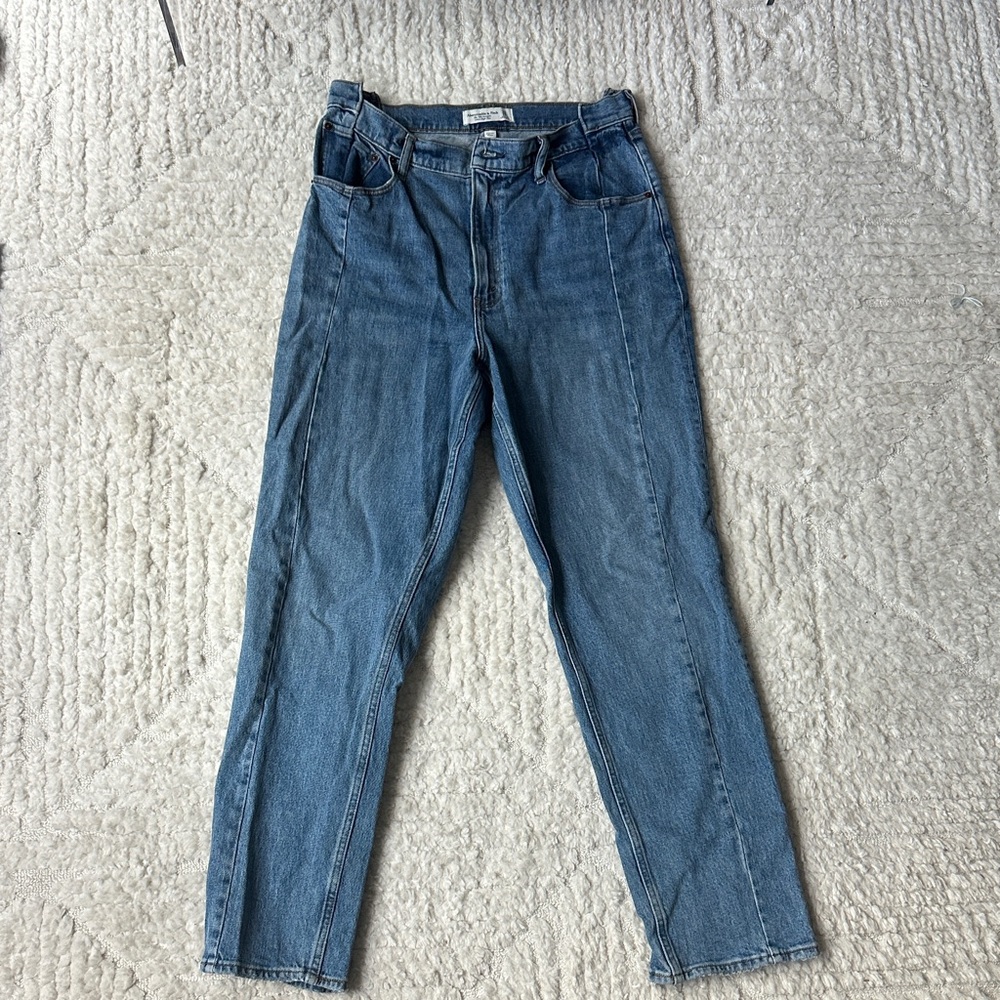 Abercrombie Curve Love Ultra High Rise 90s Straight Jean